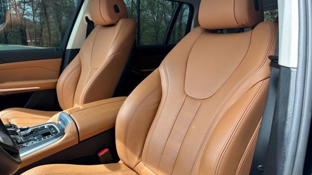 Used 2022 BMW X7 xDrive40i w/ M Sport Package image 15