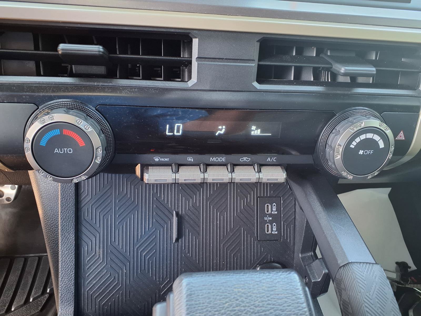 Used 2025 Toyota Tacoma TRD Sport AWD/4WD image 14