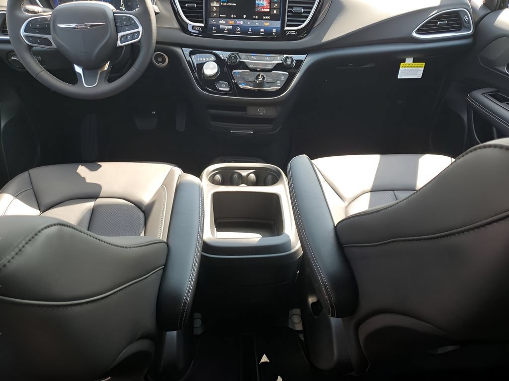New 2026 Chrysler Voyager LX FWD image 23