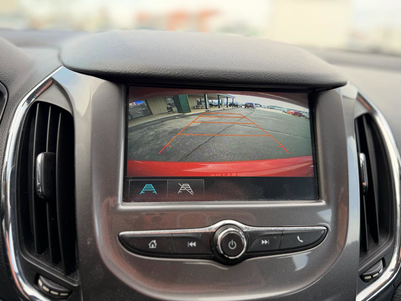 Used 2018 Chevrolet Cruze LT image 21
