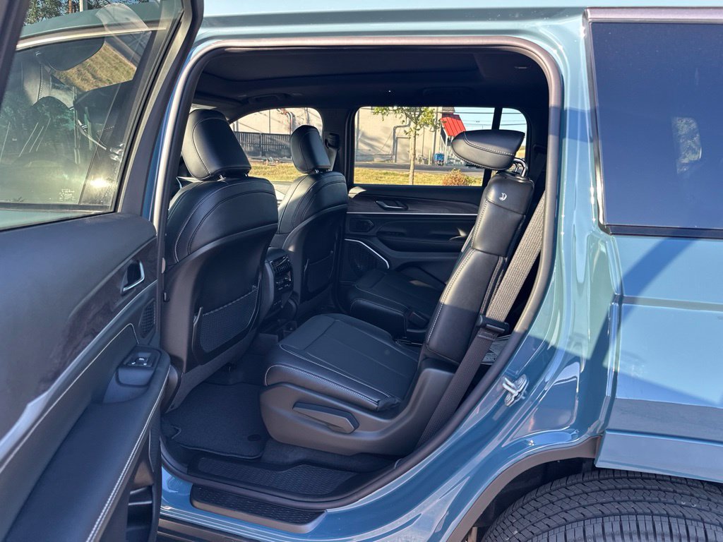 New 2027 Jeep Grand Cherokee L Limited AWD/4WD image 13