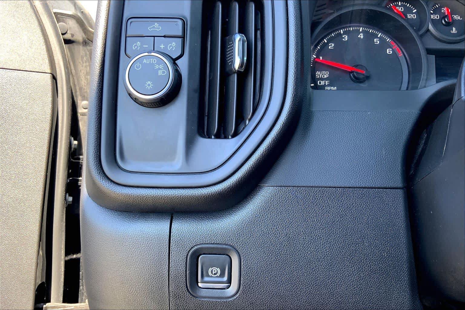 Used 2025 Chevrolet Silverado 1500 Custom RWD image 33