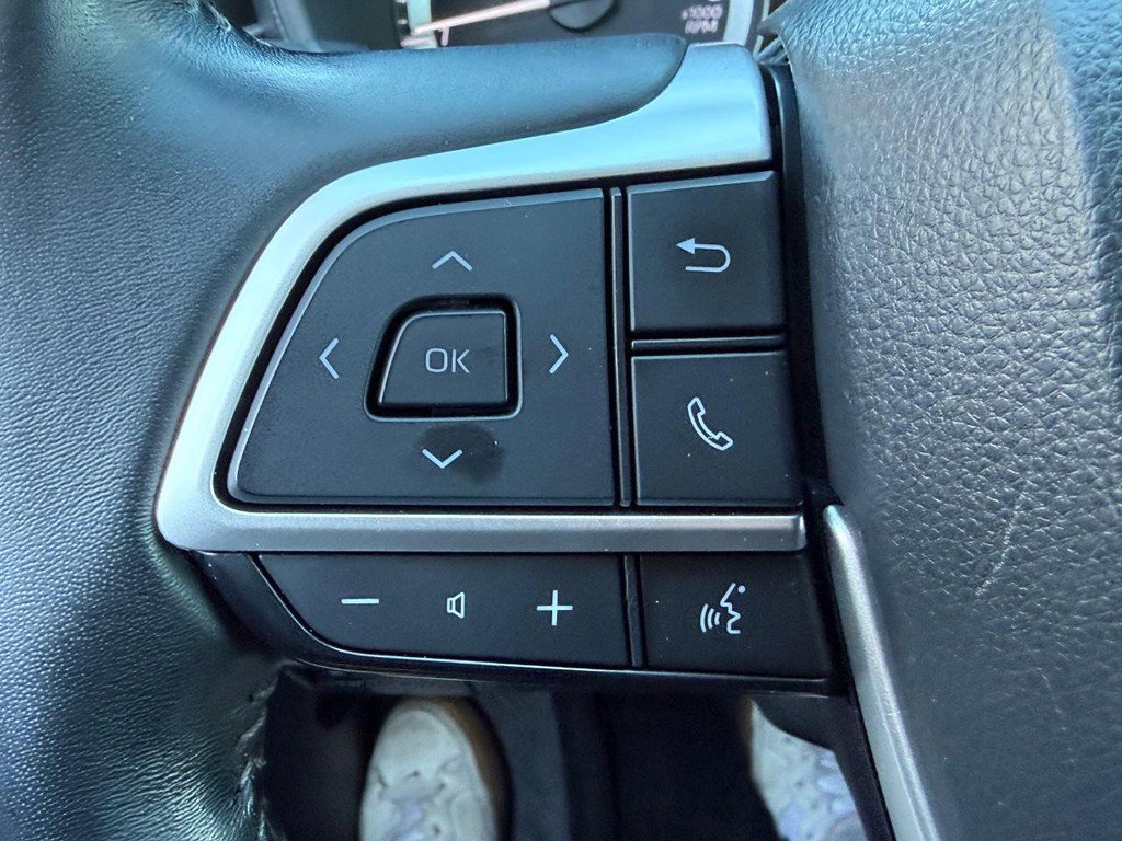 Used 2023 Toyota Highlander LE image 18