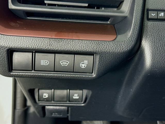 Certified 2025 Toyota Prius Plug-In Hybrid FWD image 11