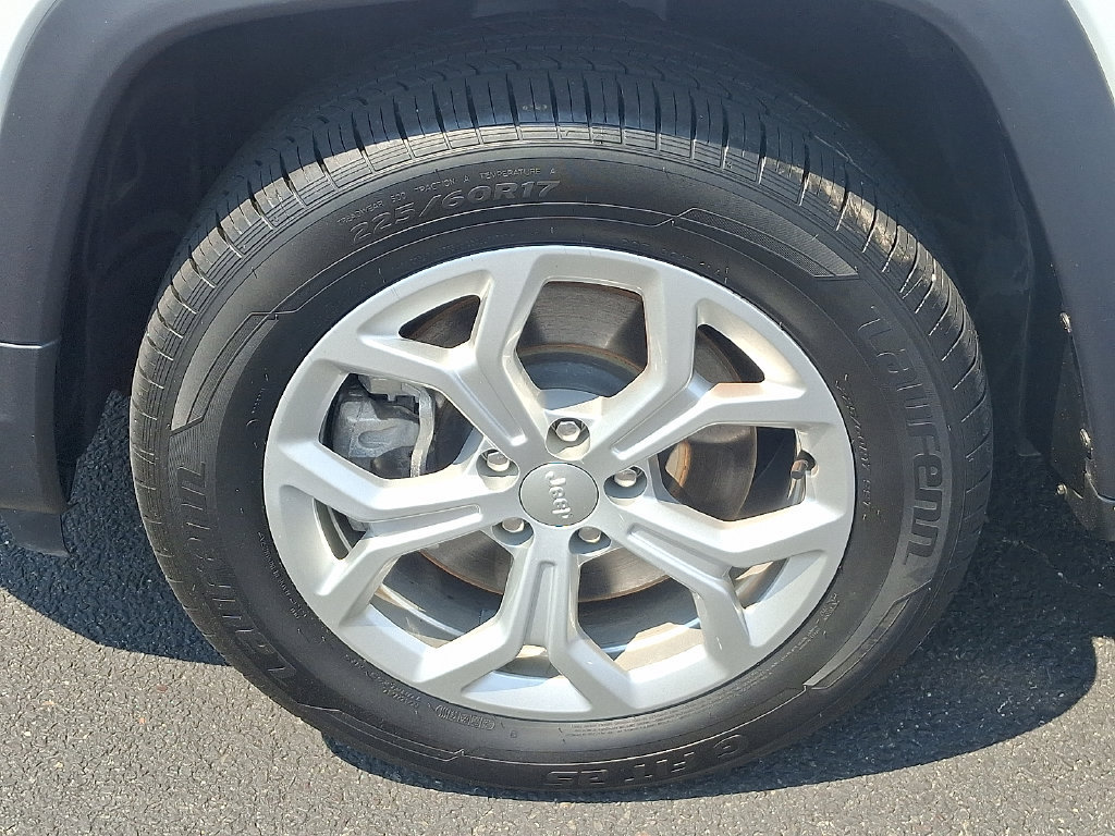 Used 2024 Jeep Compass Latitude AWD/4WD image 8