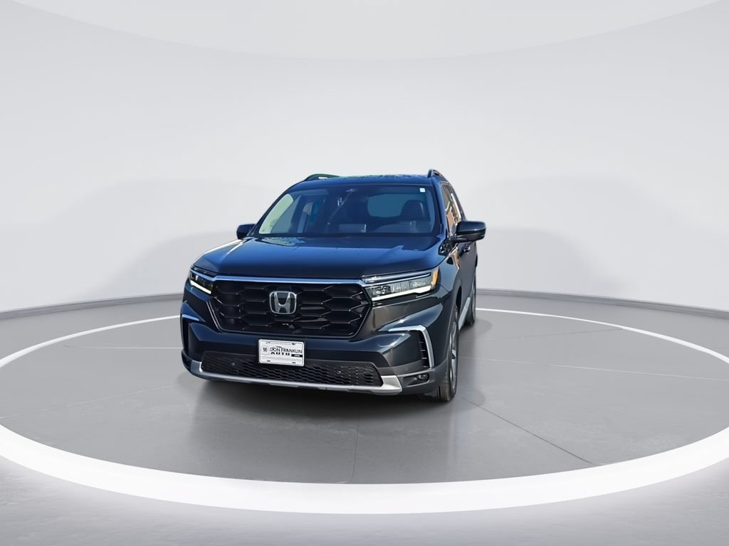 Used 2024 Honda Pilot Touring image 4
