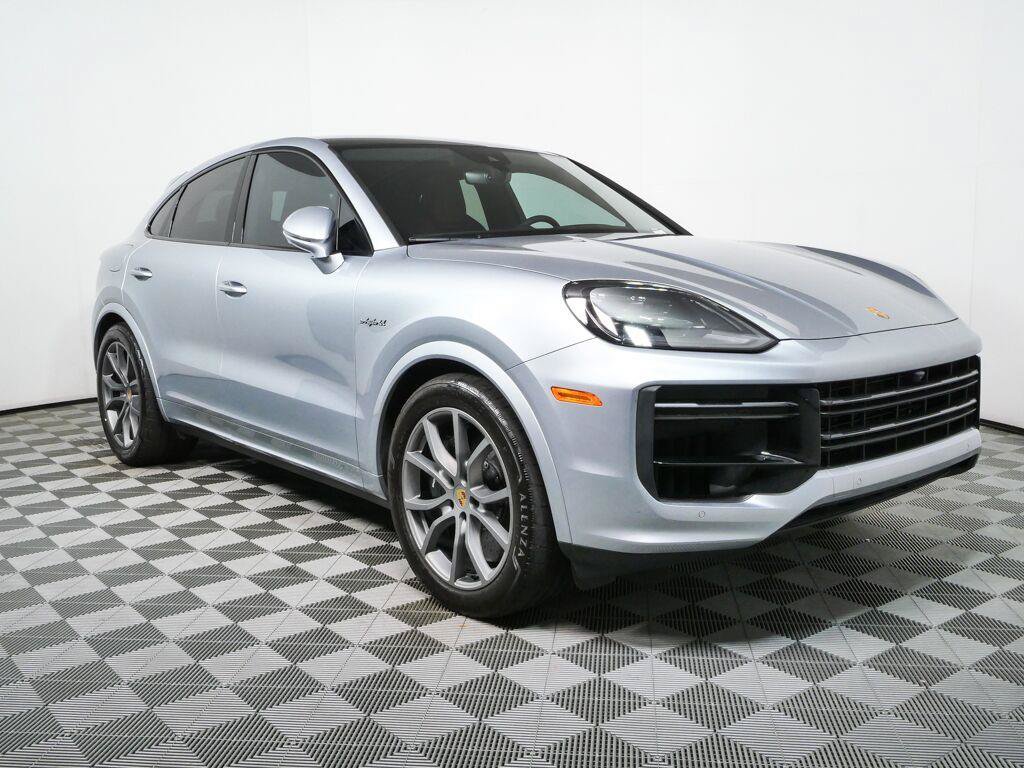 Certified 2024 Porsche Cayenne Turbo AWD/4WD image 28