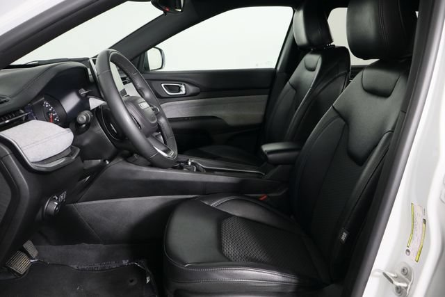 Used 2024 Jeep Compass Latitude AWD/4WD image 14