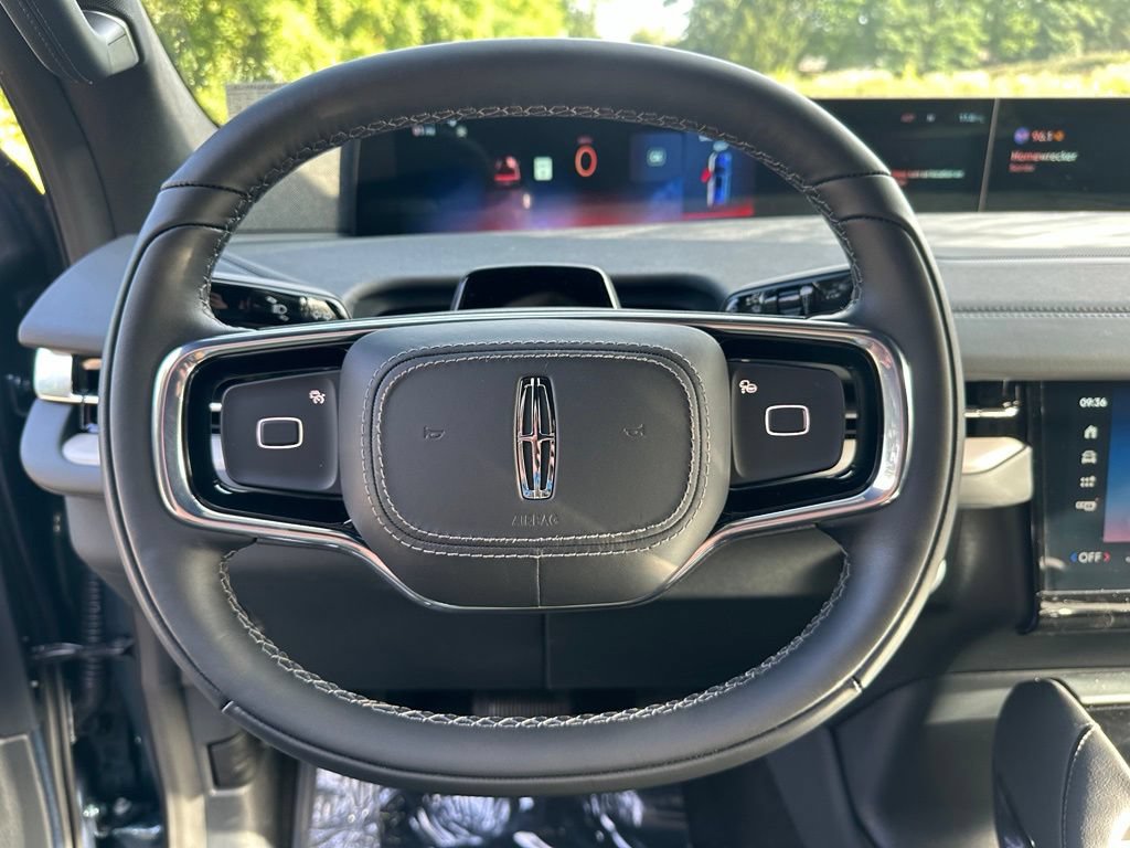 New 2027 Lincoln Navigator Reserve w/ Jet Appearance Package AWD/4WD image 7