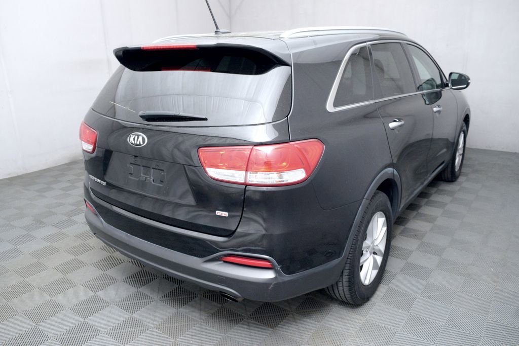 Used 2016 Kia Sorento LX image 5