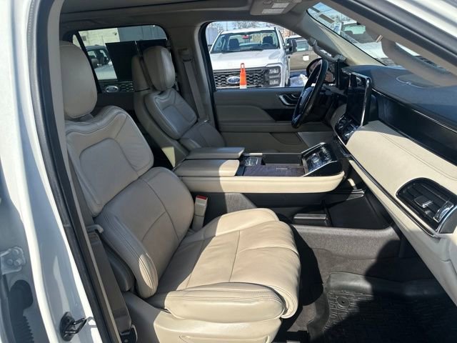 Used 2020 Lincoln Navigator Reserve w/ Luxury Package image 14