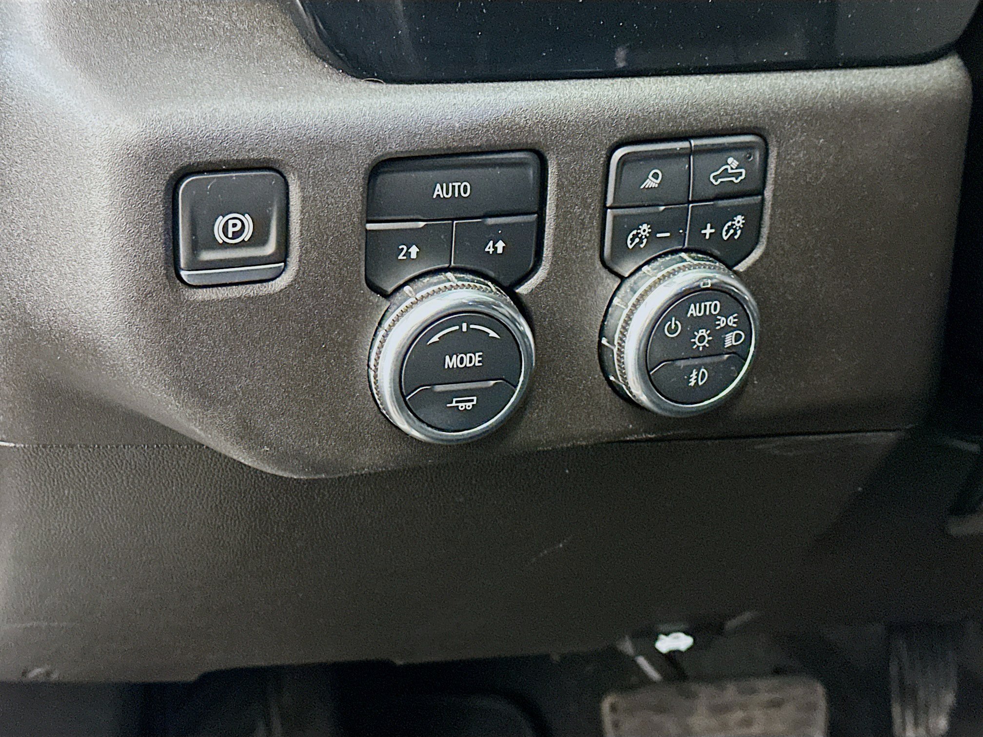 Used 2025 GMC Sierra 1500 SLT AWD/4WD image 17