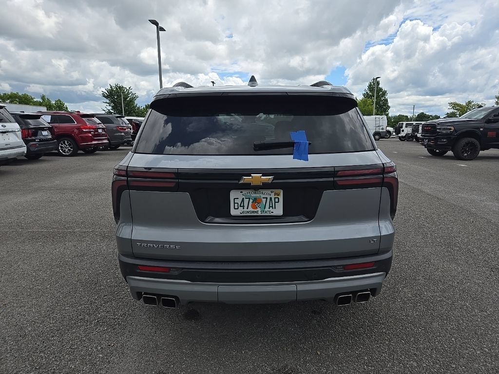 Used 2024 Chevrolet Traverse LT FWD image 6