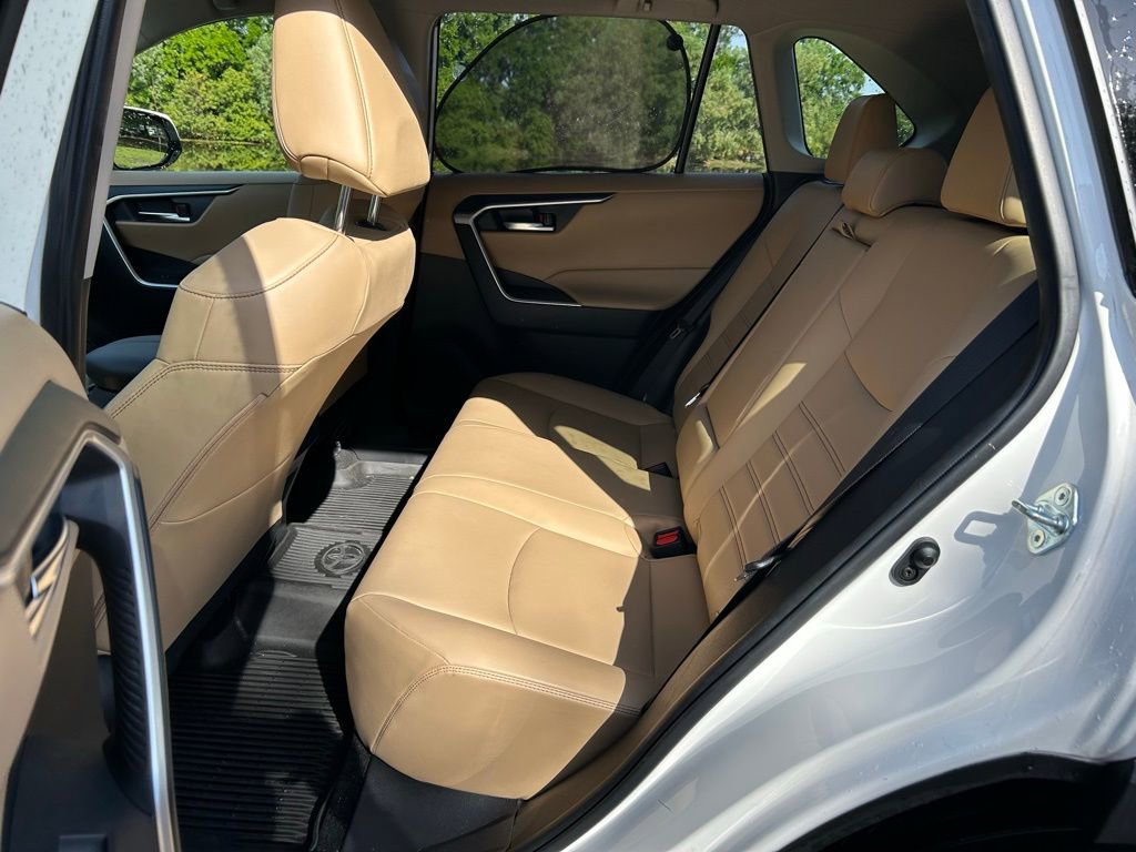 Used 2019 Toyota RAV4 XLE Premium image 13