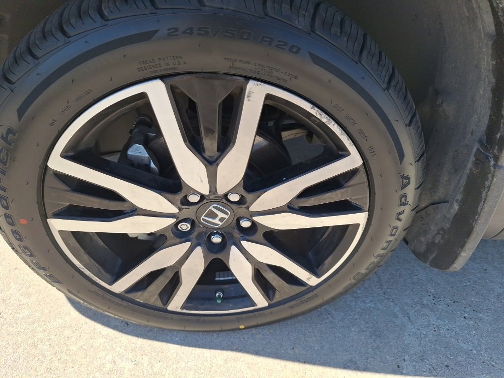 Used 2021 Honda Pilot Elite image 3