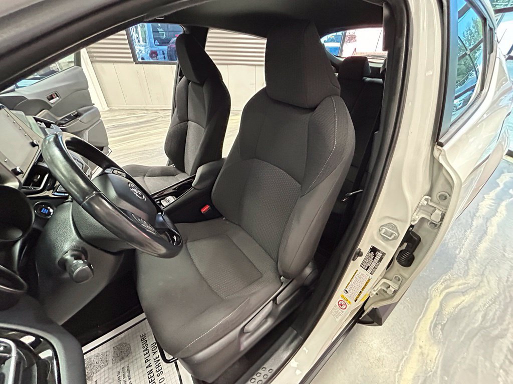Used 2019 Toyota C-HR XLE FWD image 8