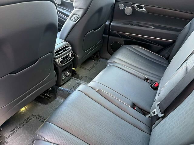Used 2023 Genesis GV80 2.5T w/ Prestige 20" Package image 15