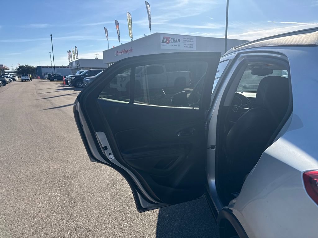Used 2018 Buick Encore Preferred image 42