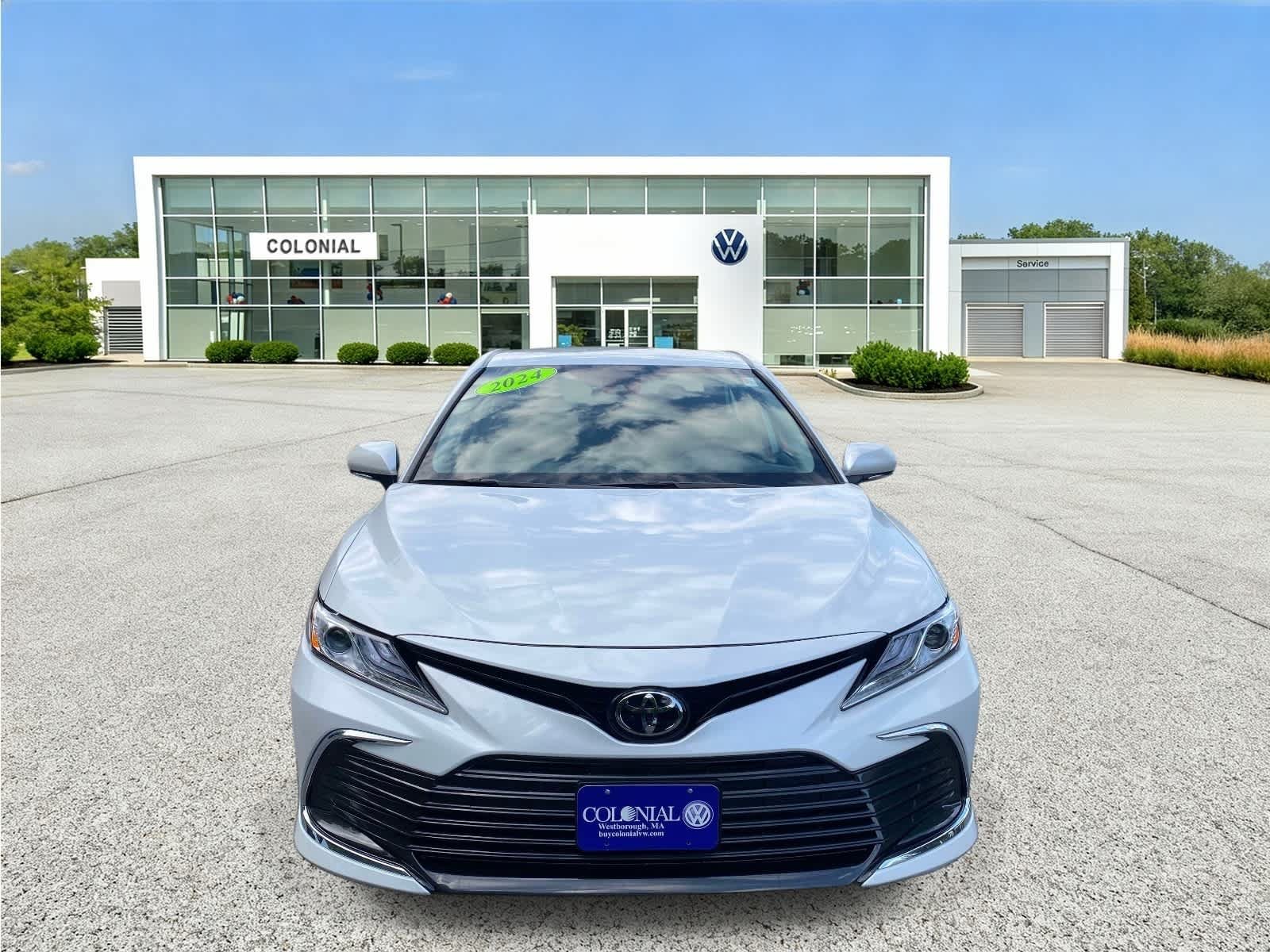Used 2024 Toyota Camry XLE w/ Cold Weather Package AWD/4WD image 8