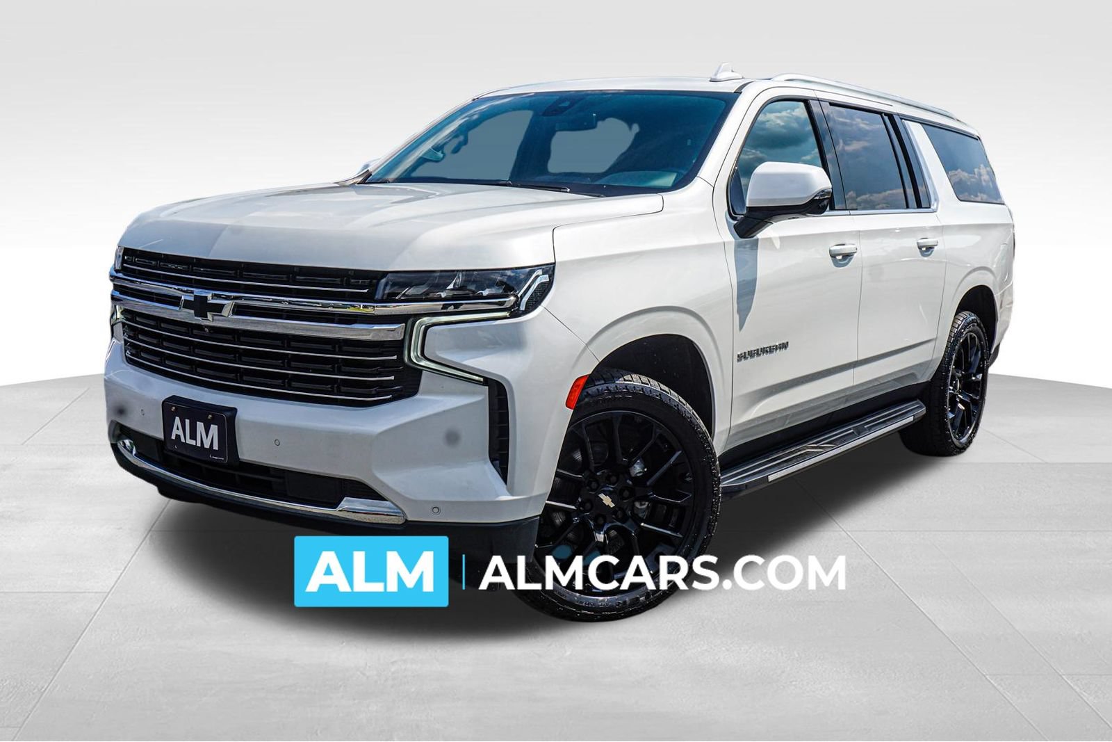 Used 2022 Chevrolet Suburban LT w/ LT Signature Package AWD/4WD image 1