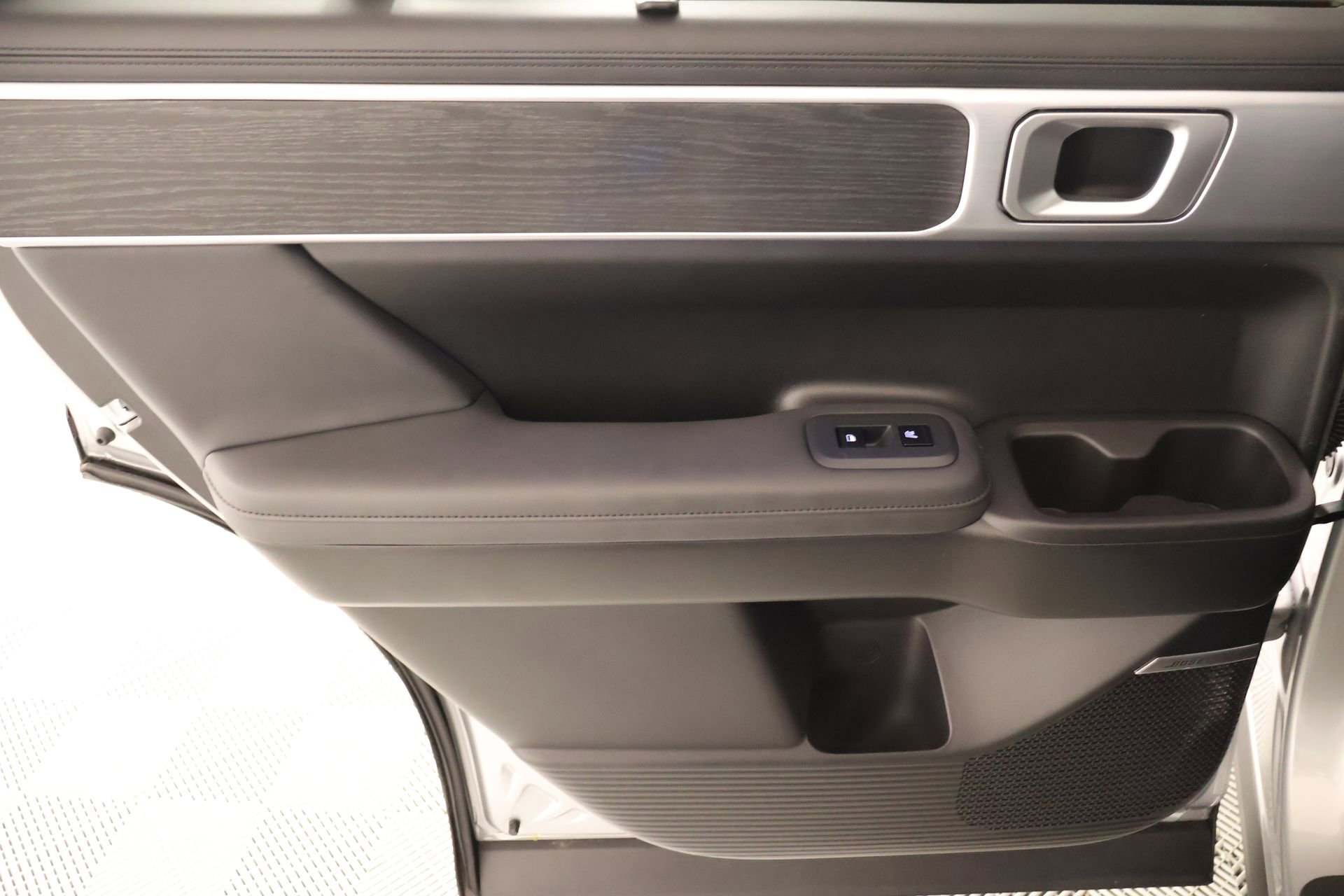 Certified 2025 Hyundai Santa Fe Limited image 19