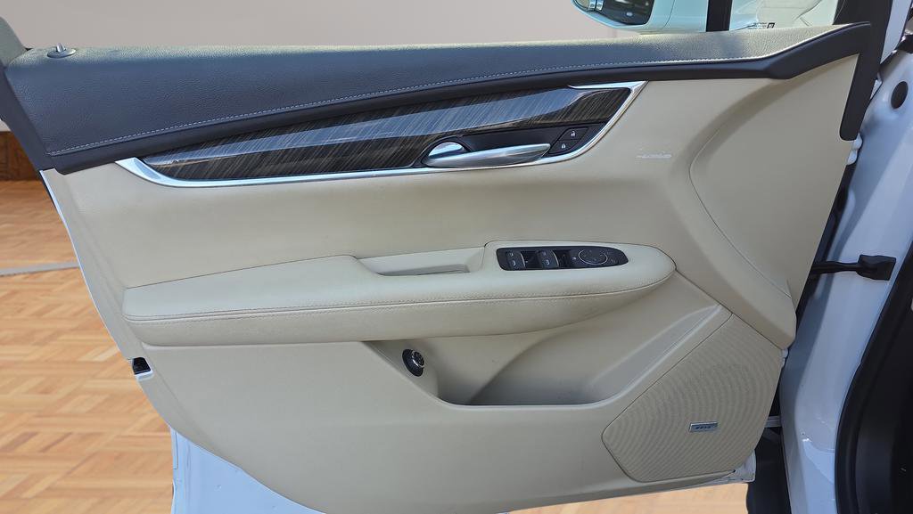 Used 2018 Cadillac XT5 AWD image 17