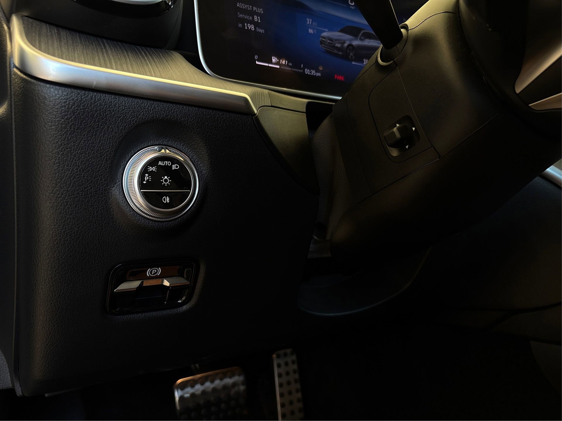 Used 2024 Mercedes-Benz C 300 Sedan image 20