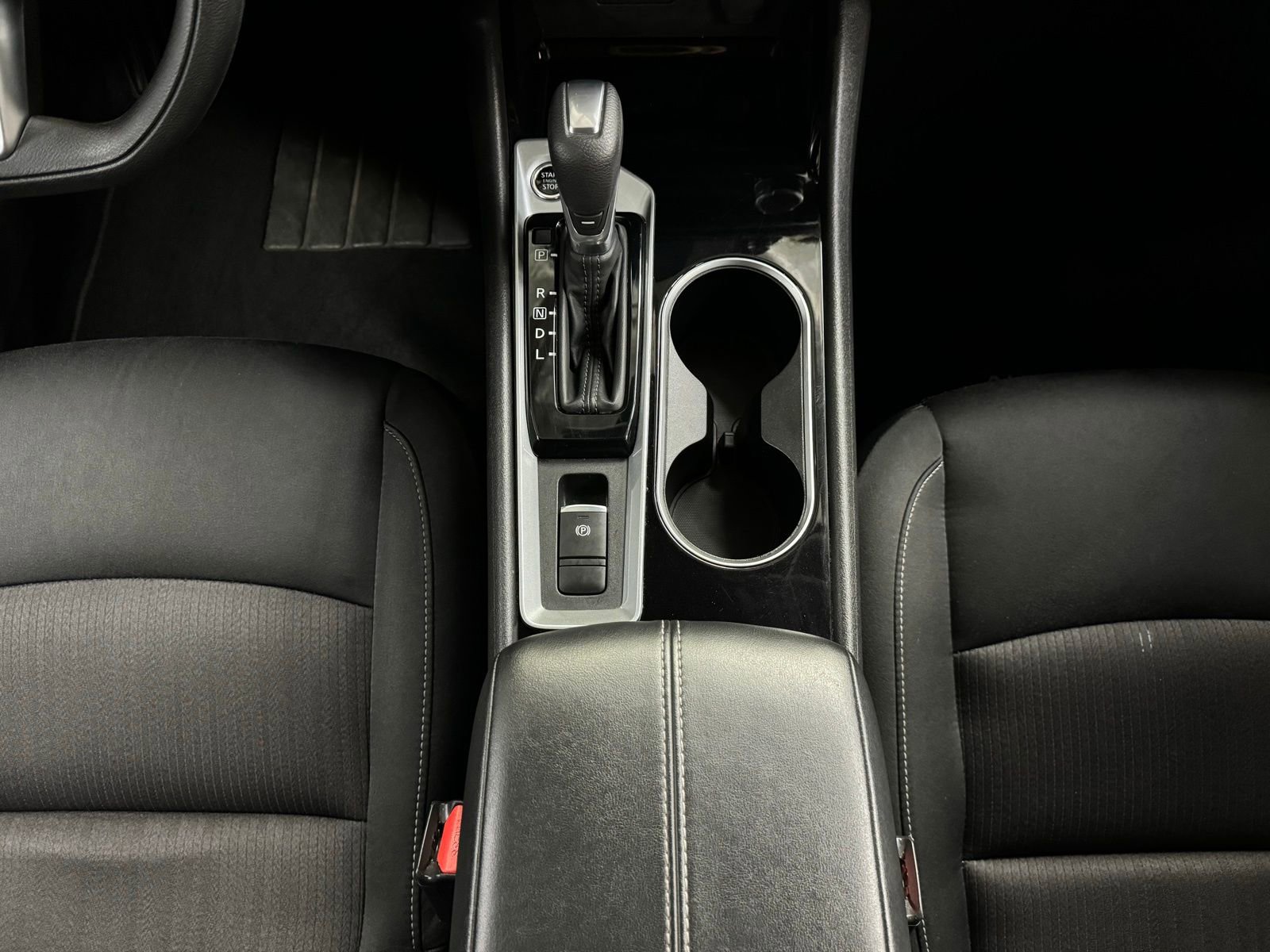 Used 2024 Nissan Altima 2.5 SV image 24