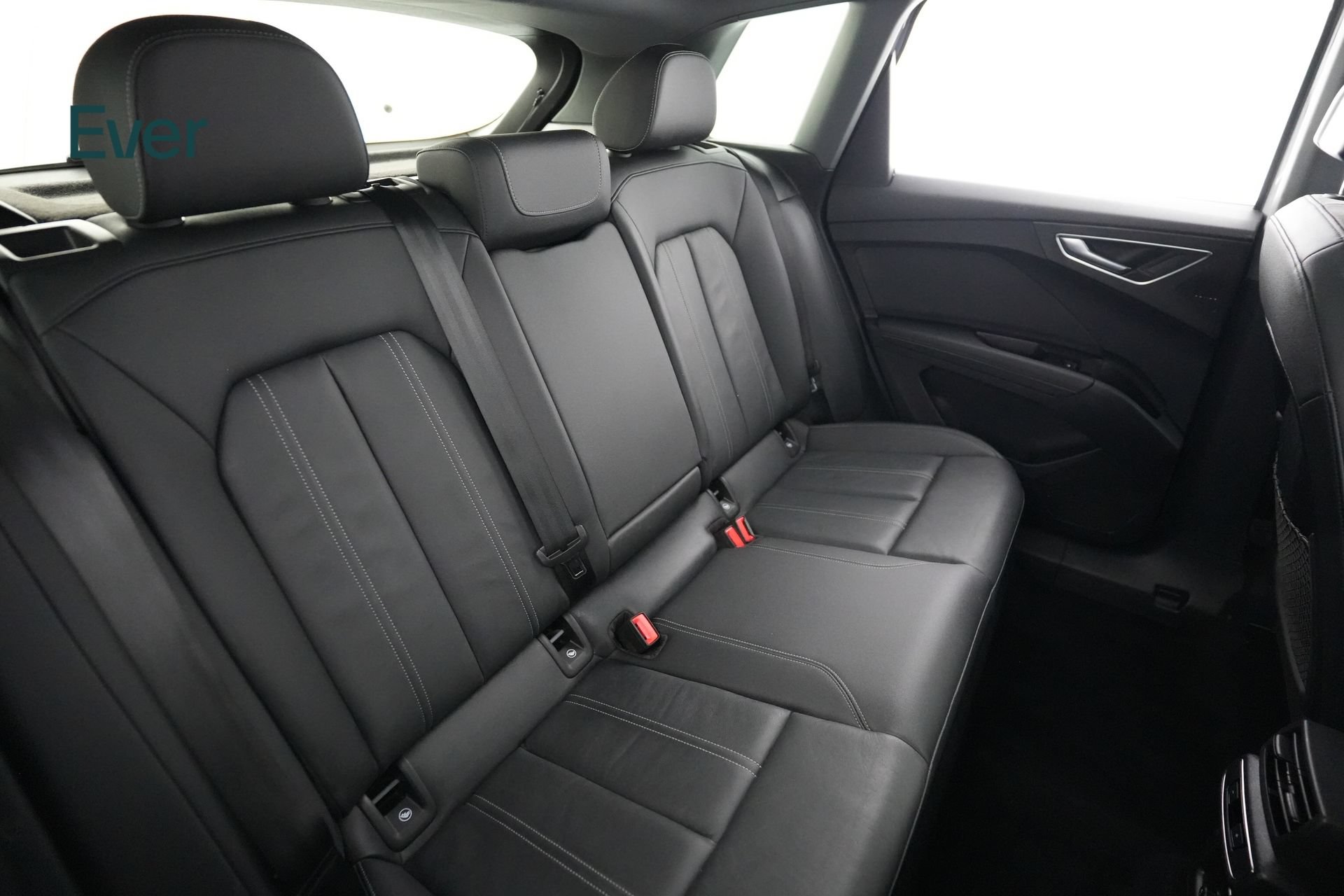 Used 2023 Audi Q4 e-tron Premium Plus w/ Premium Plus RWD image 5