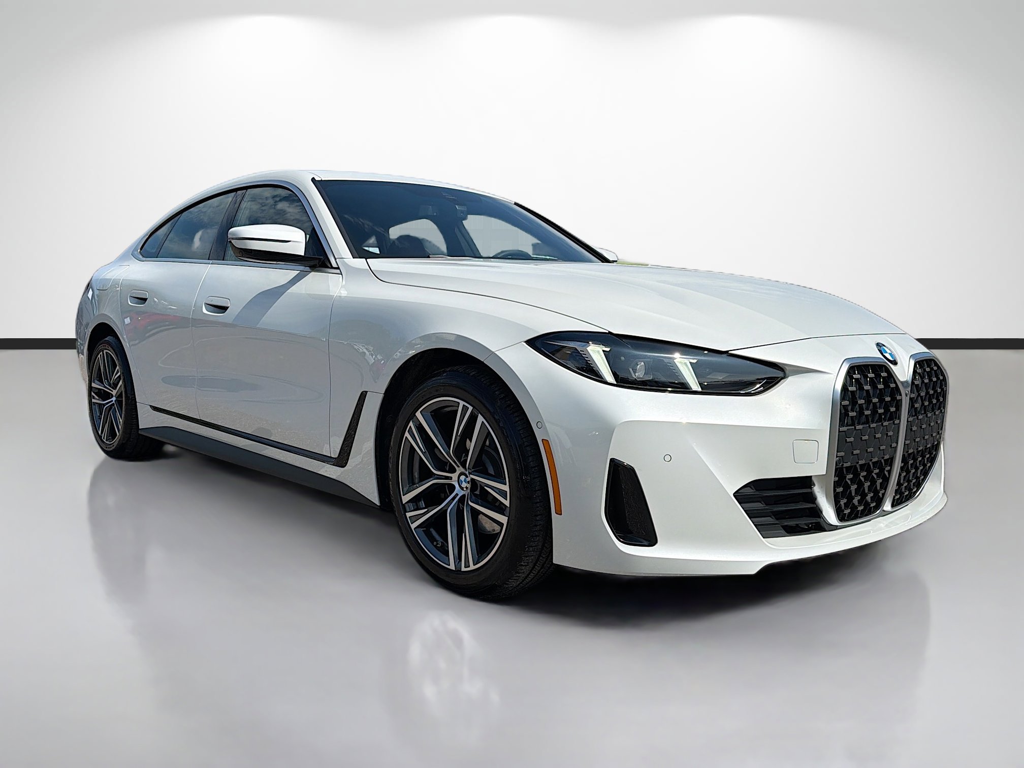 Used 2025 BMW 430i image 1