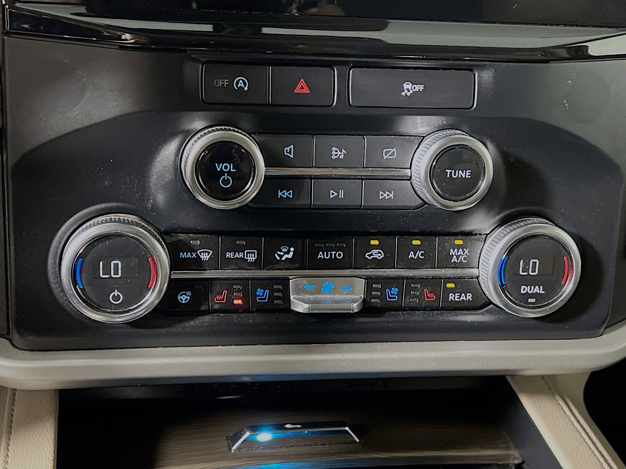 Used 2024 Ford Expedition Max Limited image 26