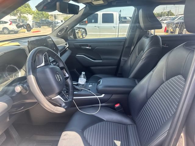 Used 2024 Toyota Highlander XSE FWD image 5