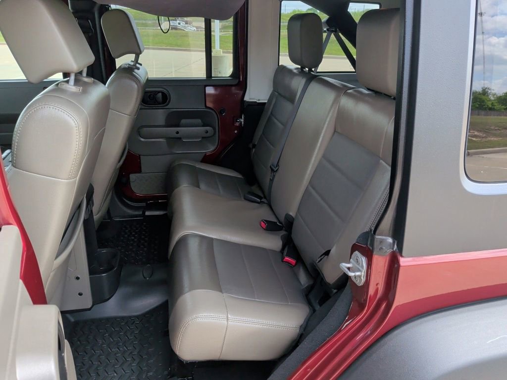 Used 2010 Jeep Wrangler Unlimited Rubicon w/ Dual Top Group image 27