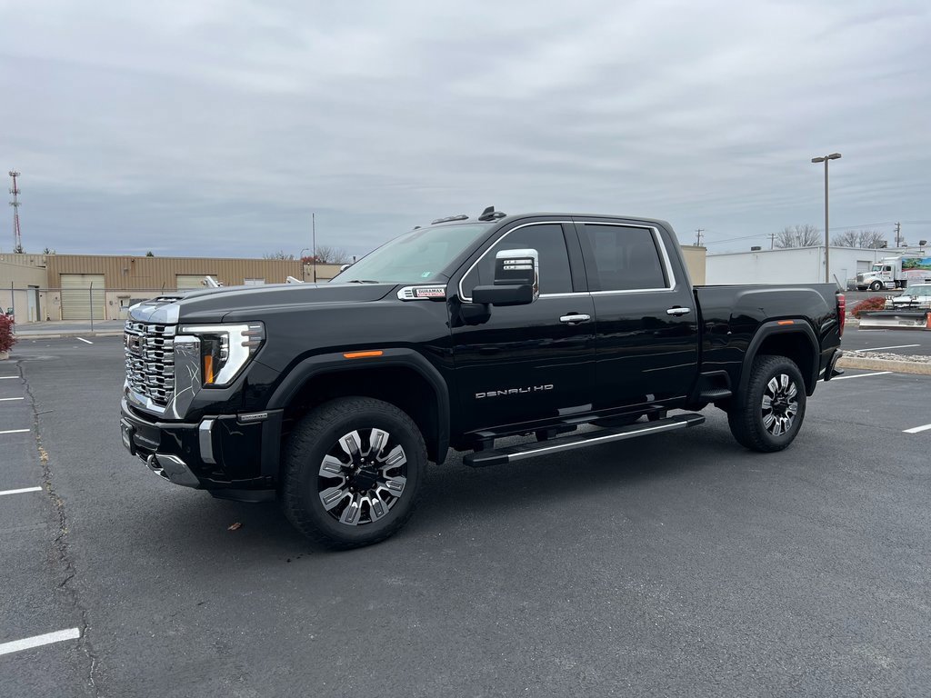 Used 2025 GMC Sierra 2500 Denali image 12