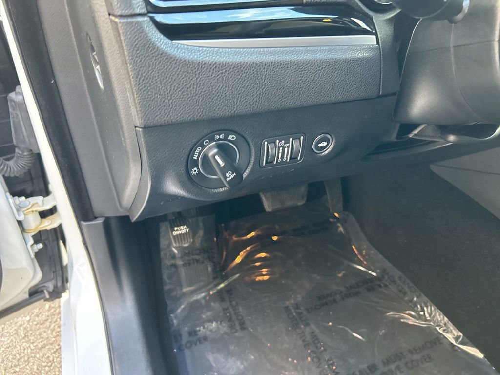 Used 2023 Chrysler 300 S image 34