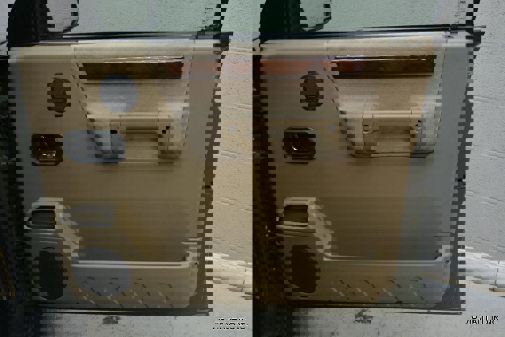 Used 2000 Land Rover Discovery image 8