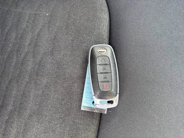 Used 2024 Nissan Pathfinder SV image 6