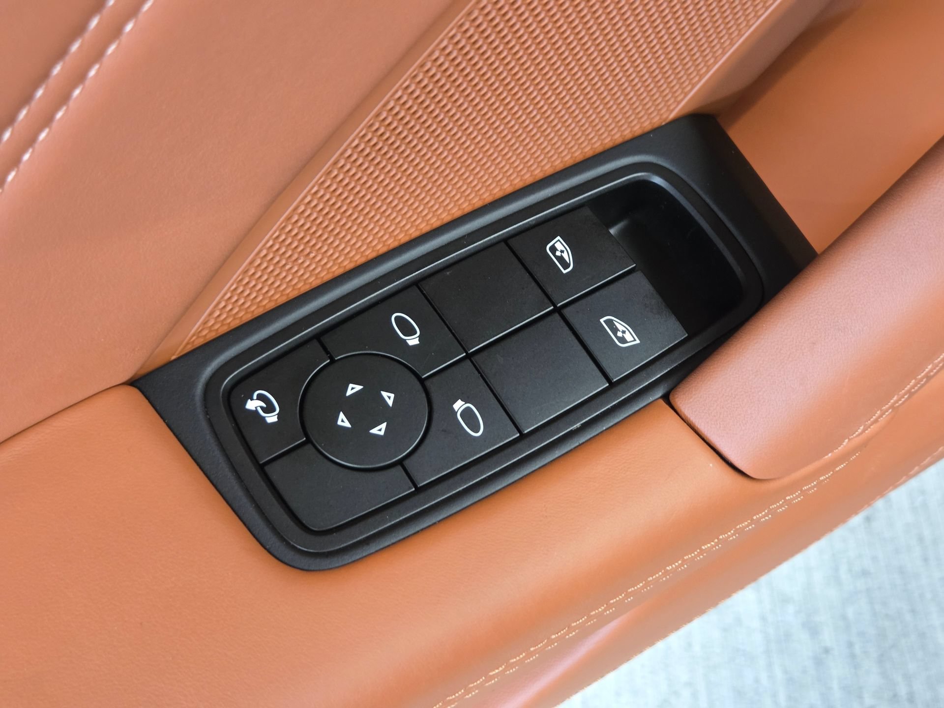 Certified 2026 Porsche 911 Targa 4 GTS AWD/4WD image 12