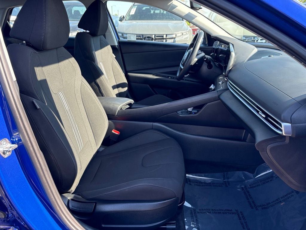 Certified 2025 Hyundai Elantra SEL FWD image 26