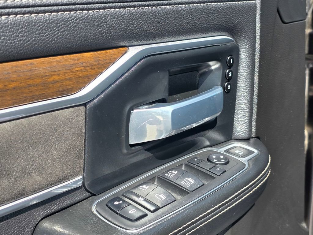 Used 2024 RAM 4500 Laramie image 16