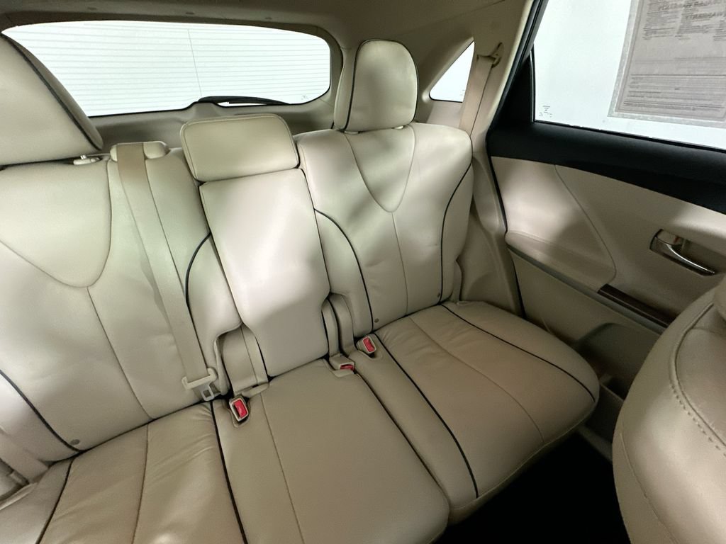 Used 2011 Toyota Venza w/ Leather Pkg FWD image 14