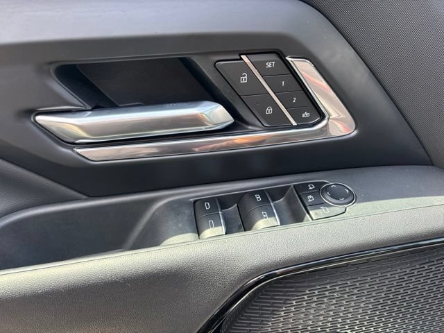 Certified 2025 Chevrolet Silverado EV RST AWD/4WD image 8