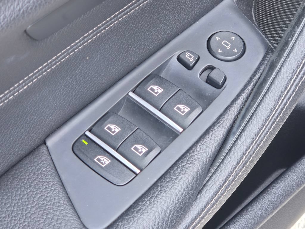 Used 2018 BMW 540i xDrive AWD/4WD image 31
