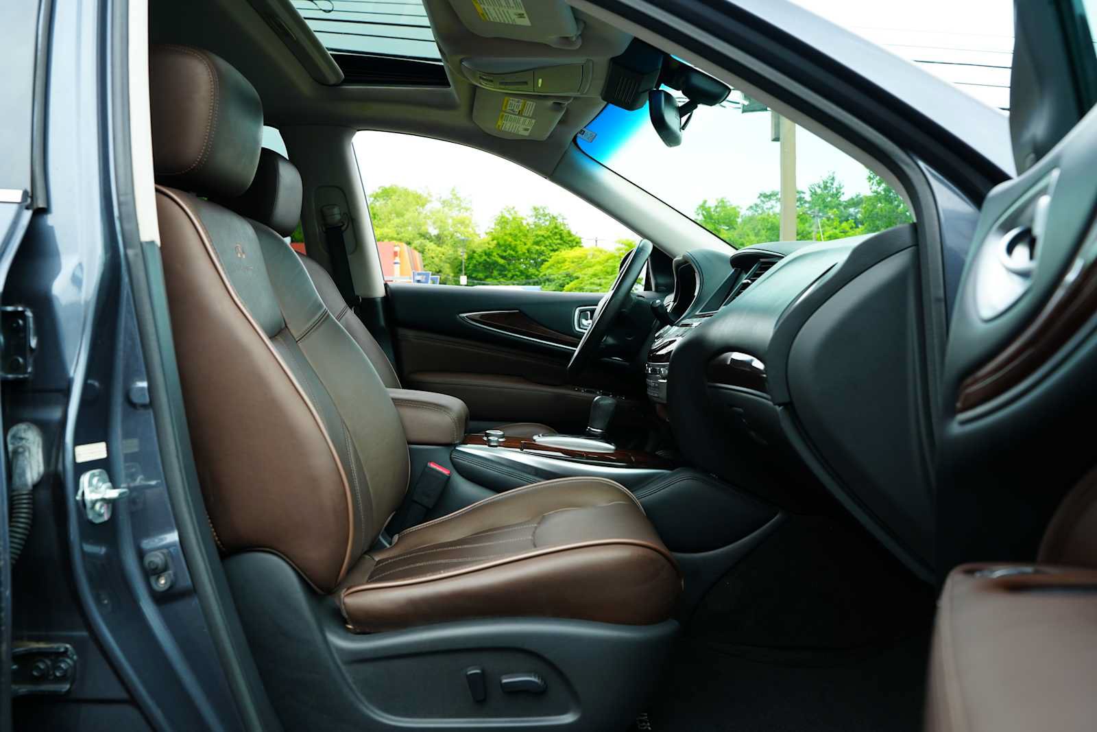 Used 2013 INFINITI JX35 AWD w/ Premium Pkg image 28