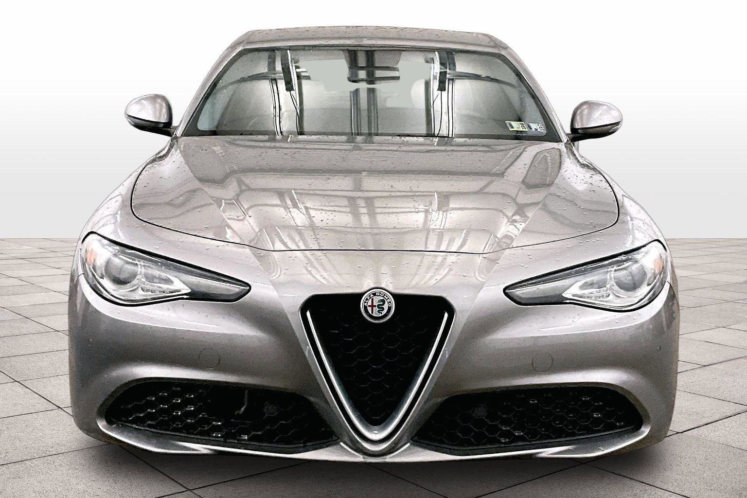 Used 2018 Alfa Romeo Giulia Ti image 5