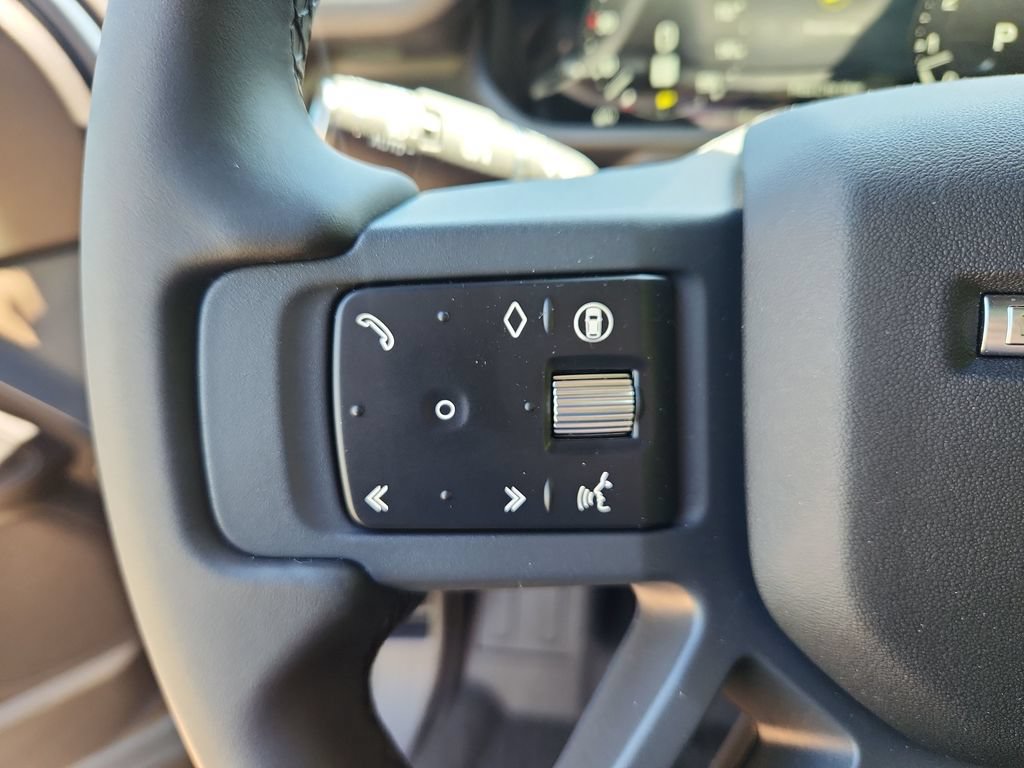 New 2026 Land Rover Defender 110 X-Dynamic SE AWD/4WD image 17