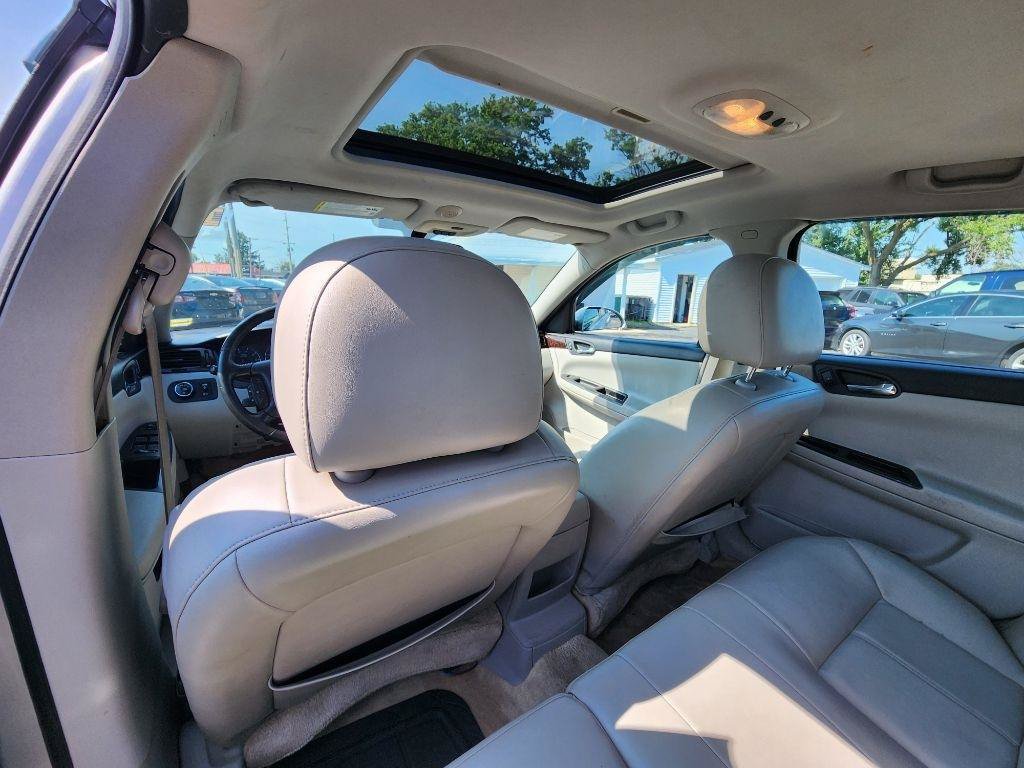 Used 2012 Chevrolet Impala LTZ FWD image 18
