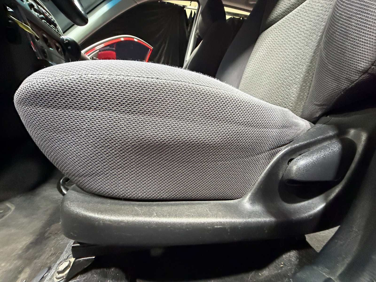 Used 2003 Toyota Matrix AWD image 14