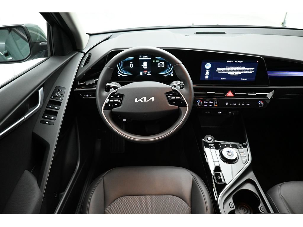 Used 2025 Kia Niro EX w/ EX Cold Weather Package FWD image 16