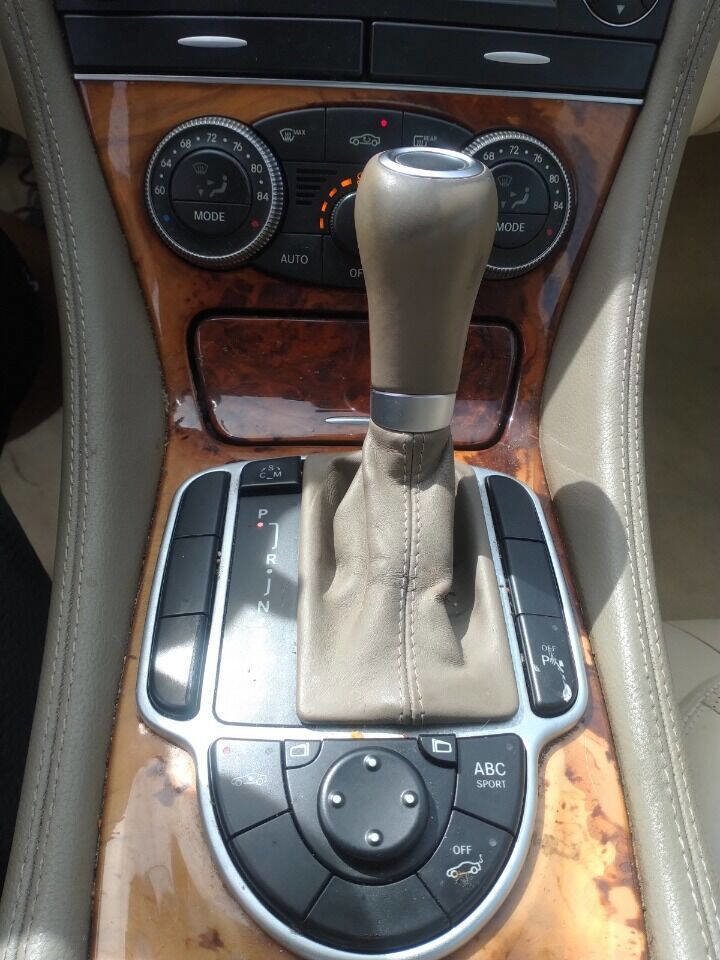 Used 2012 Mercedes-Benz SL 550 image 9